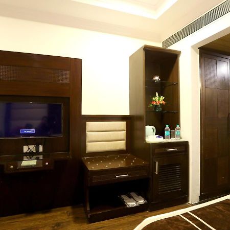 Hotel Pitrashish Pride Igi Intl Airport Delhi Esterno foto