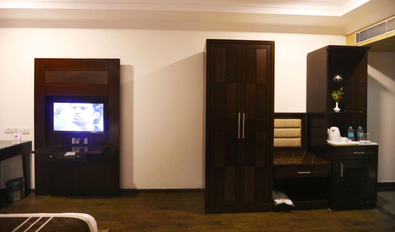Hotel Pitrashish Pride Igi Intl Airport Delhi Esterno foto